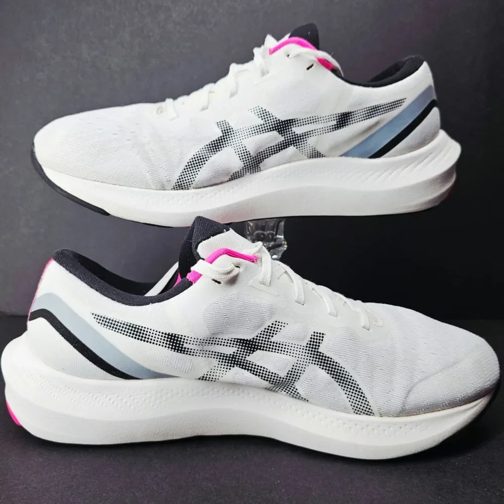 Asics Women 9.5 Comfy footwear